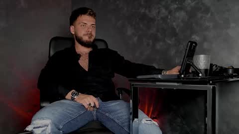 JULiUS   online show from November 16, 12:34 am