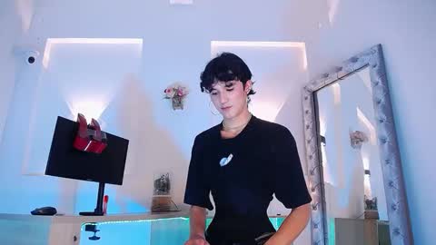 jullian online show from May 15, 11:45 pm