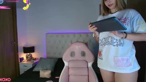 jullianapriv_ online show from September 15, 2:07 pm