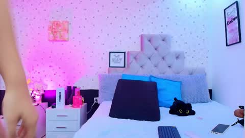 Julieta Reyes   online show from February 24, 12:08 pm