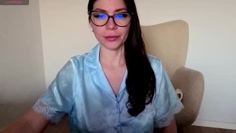 Jully online show from March 11, 3:59 pm