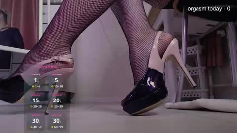 Snapshot of julvilnet chatting on March 6, 5:14 am Julia online show from March 6, 5:14 am
