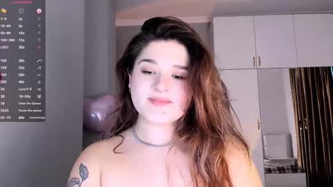 Julie online show from February 15, 2:33 pm