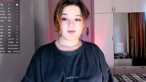 Julie online show from February 6, 11:31 am