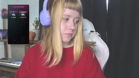 Snapshot of june_shy0 chatting on September 21, 7:34 am June online show from September 21, 7:34 am