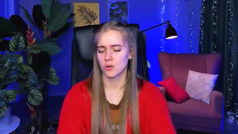 junewoods online show from March 26, 7:46 am