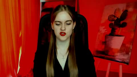 junewoods online show from April 6, 1:12 pm