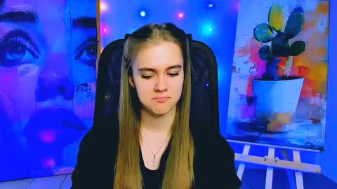 junewoods online show from March 10, 7:12 am