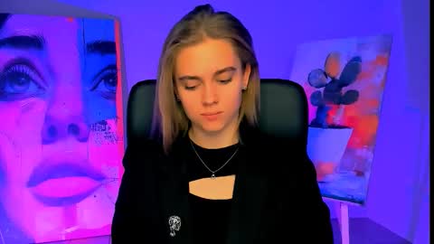 junewoods online show from December 3, 6:36 am