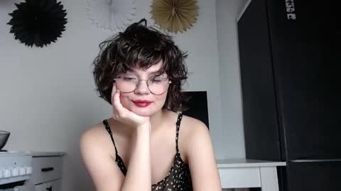 Snapshot of junnewers chatting on October 21, 12:27 am JunneWers online show from October 21, 12:27 am