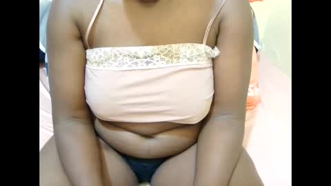 jusst_ayanna online show from June 2, 7:43 am