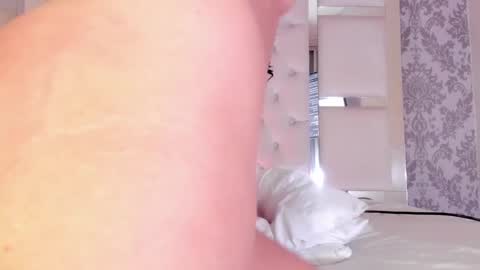 EMI  independent model  online show from January 20, 1:39 am