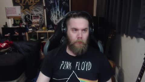 Snapshot of just_ryan88 chatting on December 14, 7:40 am Ryan online show from December 14, 7:40 am