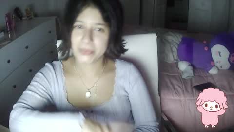 Strangest Girl  online show from April 7, 6:37 am