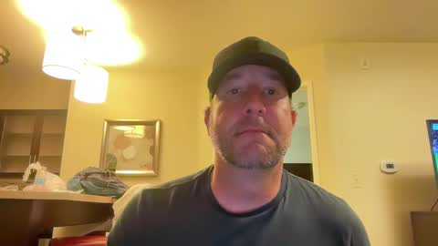 Snapshot of justfitnfun chatting on December 14, 2:00 am justfitnfun online show from December 14, 2:00 am