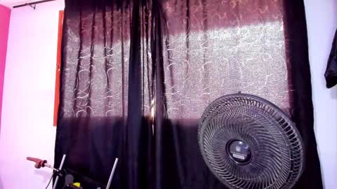 JUSTIN Y JAZMIN online show from January 15, 7:00 pm