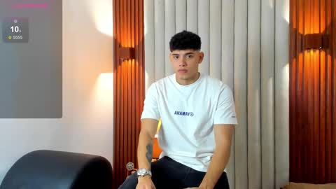 Justin online show from November 17, 11:35 am