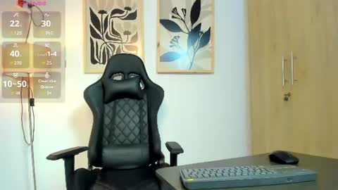 justin_payn14 online show from July 4, 12:31 pm