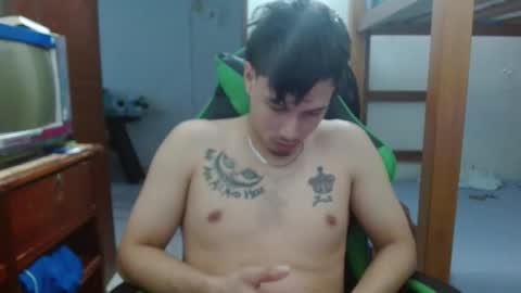 justin_taylor02 online show from October 23, 11:34 am