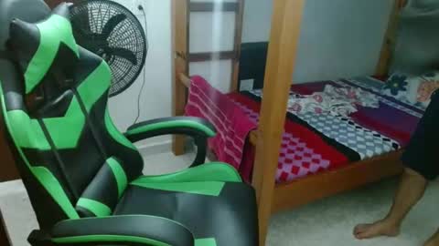 justin_taylor02 online show from September 29, 10:42 pm