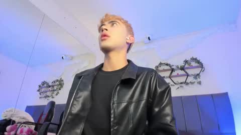 Justin online show from November 4, 11:22 am