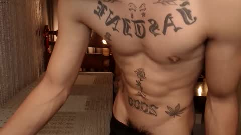 justine_hunk online show from April 14, 7:11 am