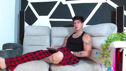 justinfuller_31 online show from November 28, 10:50 pm