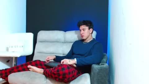 justinfuller_31 online show from February 17, 6:45 am