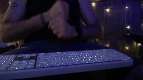 justinmoore1987 online show from February 18, 1:00 pm