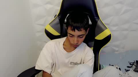 J U S T I N online show from February 27, 7:26 pm