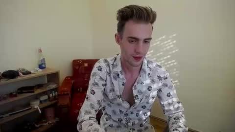 Hologram Guy online show from July 27, 3:42 pm
