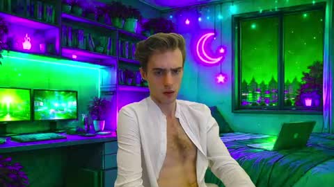 Hologram Guy online show from June 9, 5:51 am