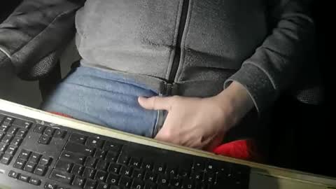 Justme39057 online show from April 3, 3:41 pm