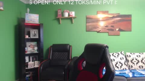 Justme online show from December 25, 3:49 pm