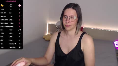 Julie online show from June 19, 3:40 pm