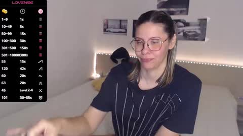 Julie online show from November 13, 5:43 am