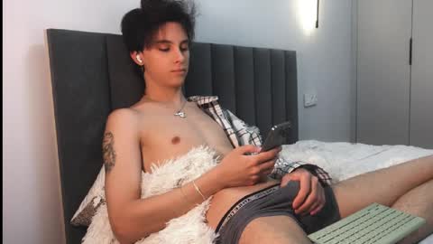 Snapshot of k0sta_32 chatting on February 10, 5:30 pm  k0sta online show from February 10, 5:30 pm