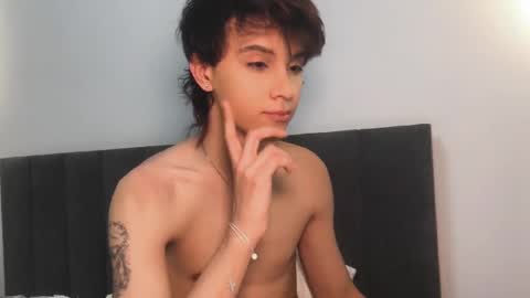 Snapshot of k0sta_32 chatting on February 10, 5:03 am  k0sta online show from February 10, 5:03 am