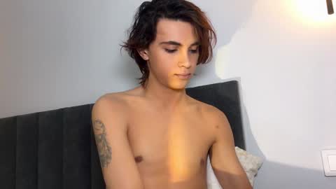 Snapshot of k0sta_32 chatting on January 31, 10:31 am  k0sta online show from January 31, 10:31 am