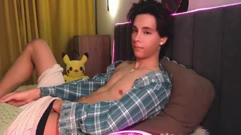 Snapshot of k0sta_32 chatting on March 8, 9:29 pm  k0sta online show from March 8, 9:29 pm