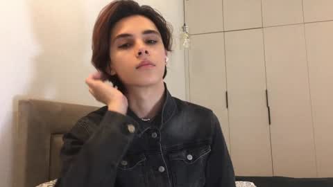 Snapshot of k0sta_32 chatting on December 29, 5:53 am  k0sta online show from December 29, 5:53 am