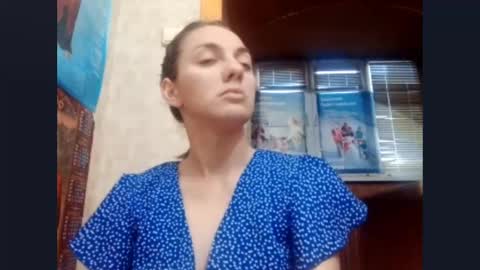 Snapshot of kacilangowski chatting on September 18, 3:05 pm Nika online show from September 18, 3:05 pm