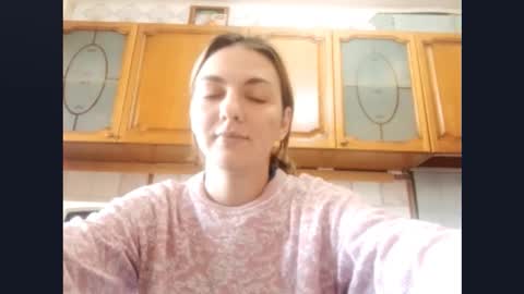 Snapshot of kacilangowski chatting on October 5, 8:12 am Nika online show from October 5, 8:12 am