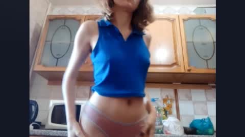 Snapshot of kacilangowski chatting on October 7, 8:43 am Nika online show from October 7, 8:43 am
