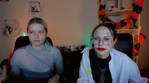 Snapshot of kaela_spell_ chatting on October 20, 7:19 pm kaela_spell_ online show from October 20, 7:19 pm