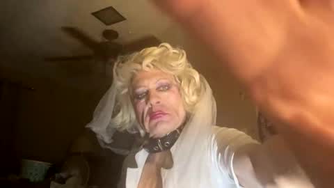 kaeleeslut55 online show from September 12, 9:22 am