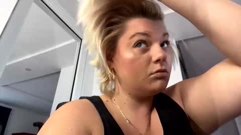 Kaelia and Daniel online show from October 14, 7:22 am