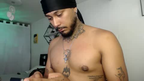 Snapshot of kaelsantos chatting on October 16, 3:00 pm      online show from October 16, 3:00 pm