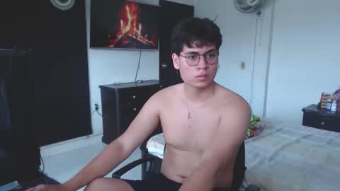 kafer online show from March 4, 8:06 pm