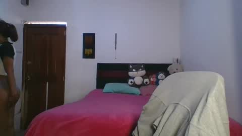 KAHELIINDEPENDENT MODEL online show from November 29, 7:10 pm